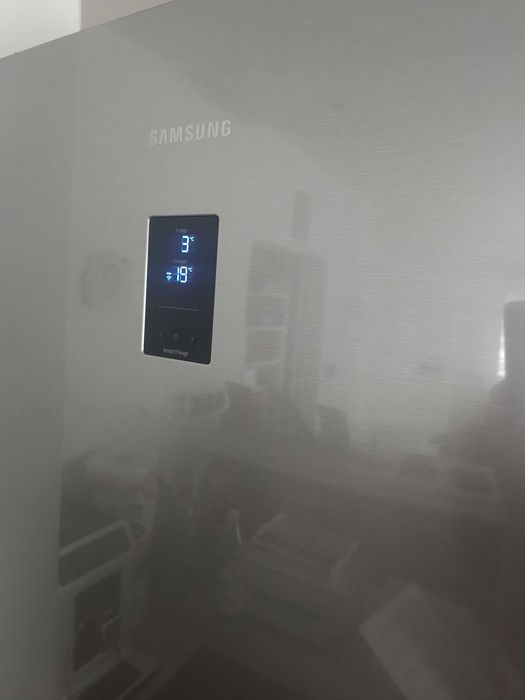 Lodówka Samsung  RB38C672ESA No Frost Metaliczny grafit, gwar. 07.26