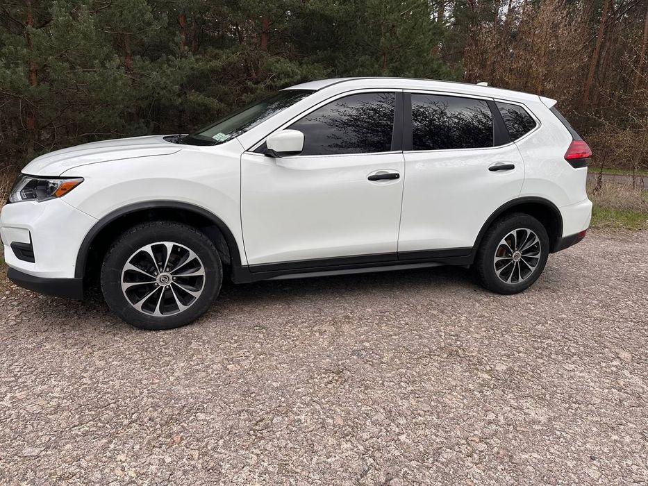 Nissan Rogue 2017 року