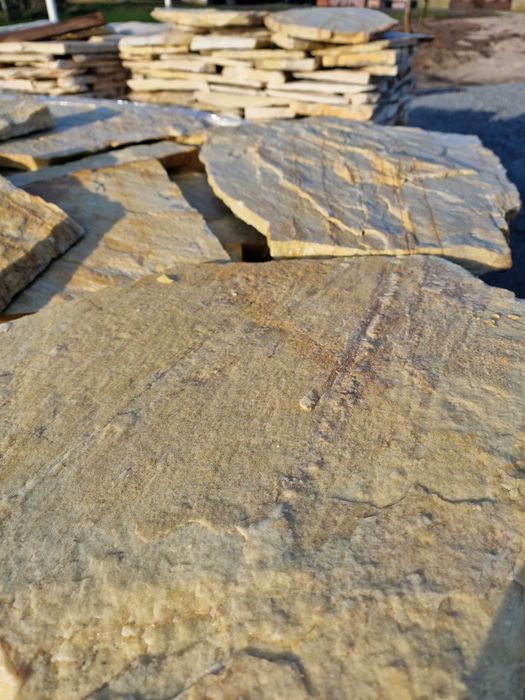 Kamień naturalny nieregularny łupek kwarcyt