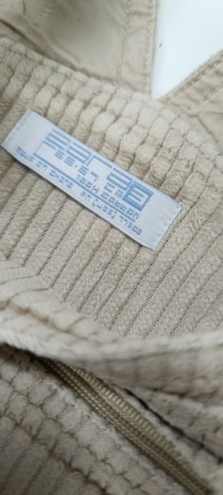 Jardineiras para criança em bombazine bege