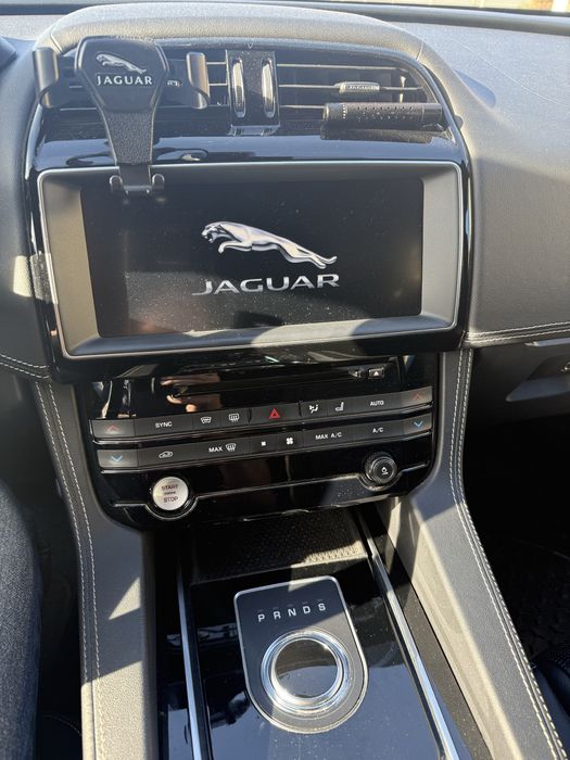 Jaguar F Pace R Sport - AWD - Garantia Jaguar ate 2028