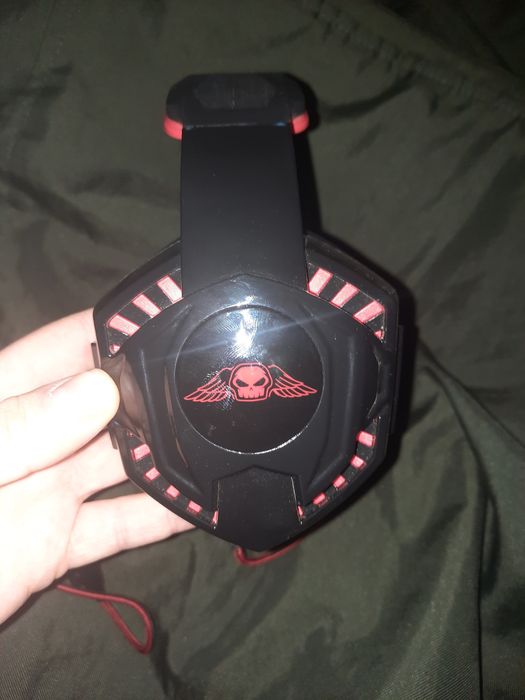 Продам наушники с подсветкой