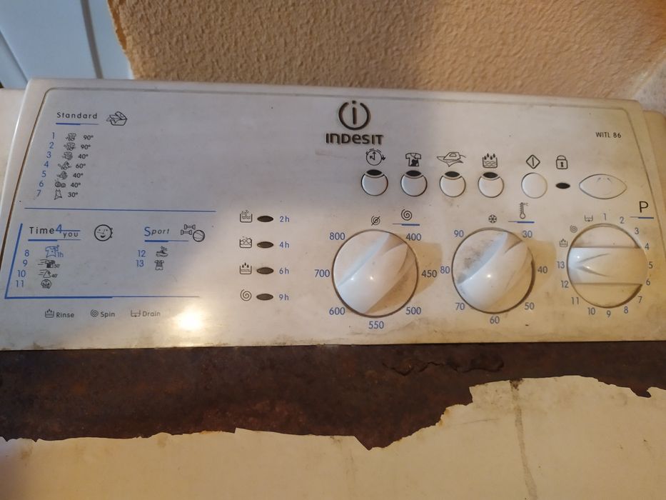 Стиральная машина автомат вертикальная,Indesit witl86,нерабочая