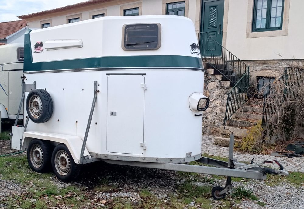 Atrelado Reboque Roulote cavalos