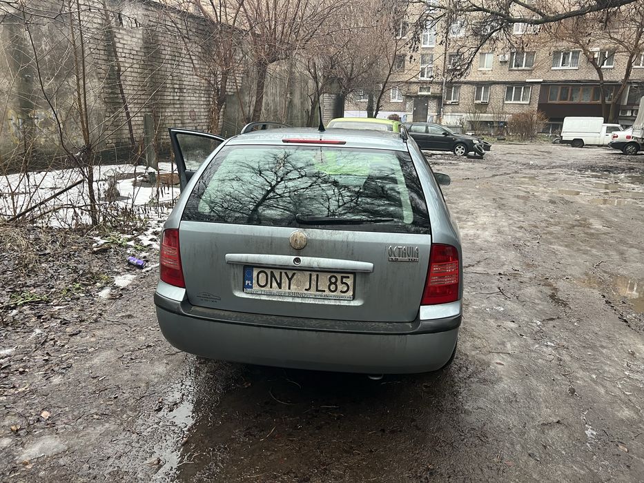 Продаю Шкоду Октавію універсал рестовую 1.9 дизель