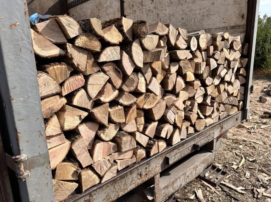Дрова дубові колоті та метрові, доставка включена. 5-10-35 м3