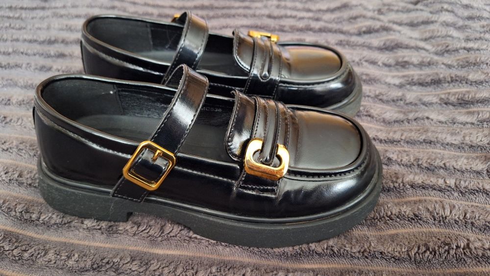 Туфлі для дівчинки