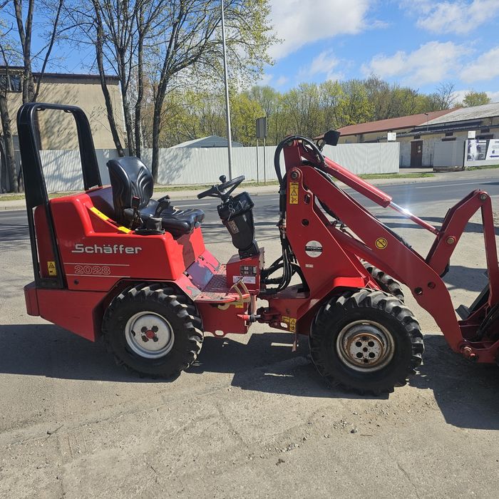 Miniładowarka schaffer 2028