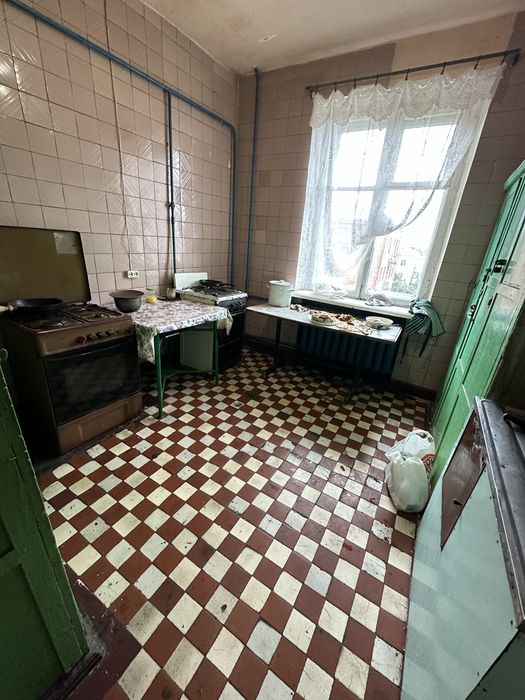 Продаж кімнати Крюків