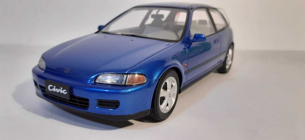 1/18 Honda Civic EG6 - Triple 9