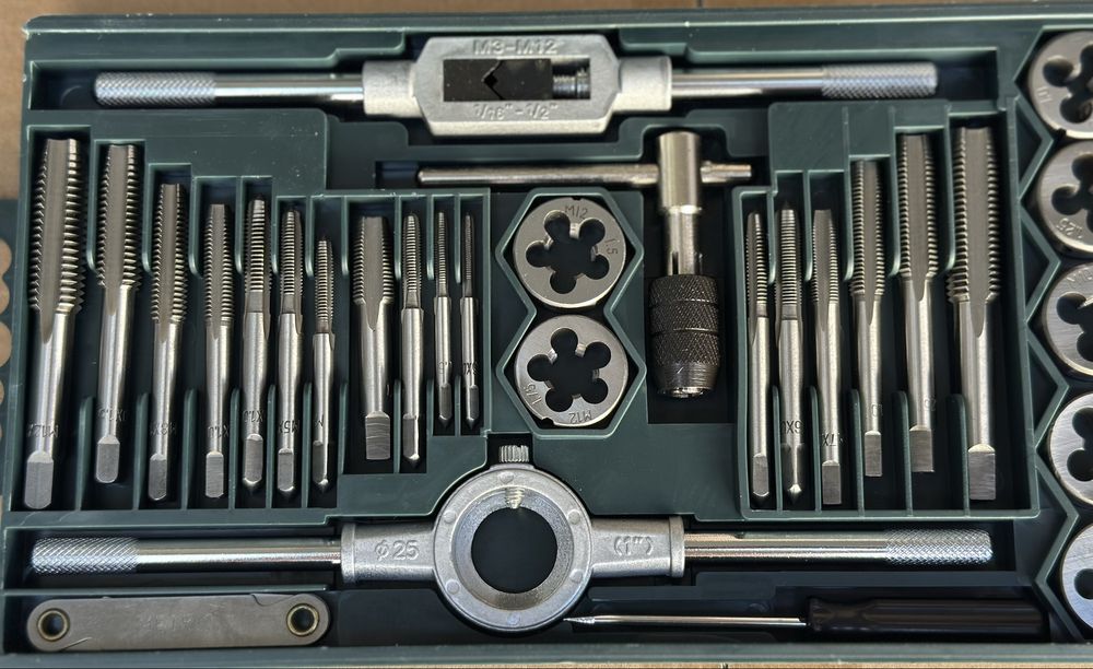 Набор метчиков и плашек Gut Meister 40 шт набір мітчиків і плашок