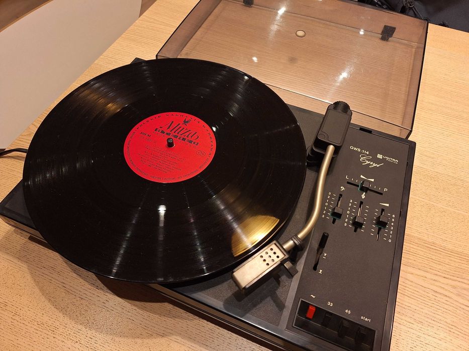 Gramofon + płyty, UNITRA Fonica GWC‑114 „Cyryl”