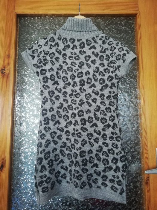 Sweter, bezrękawnik z golfem rozm. S