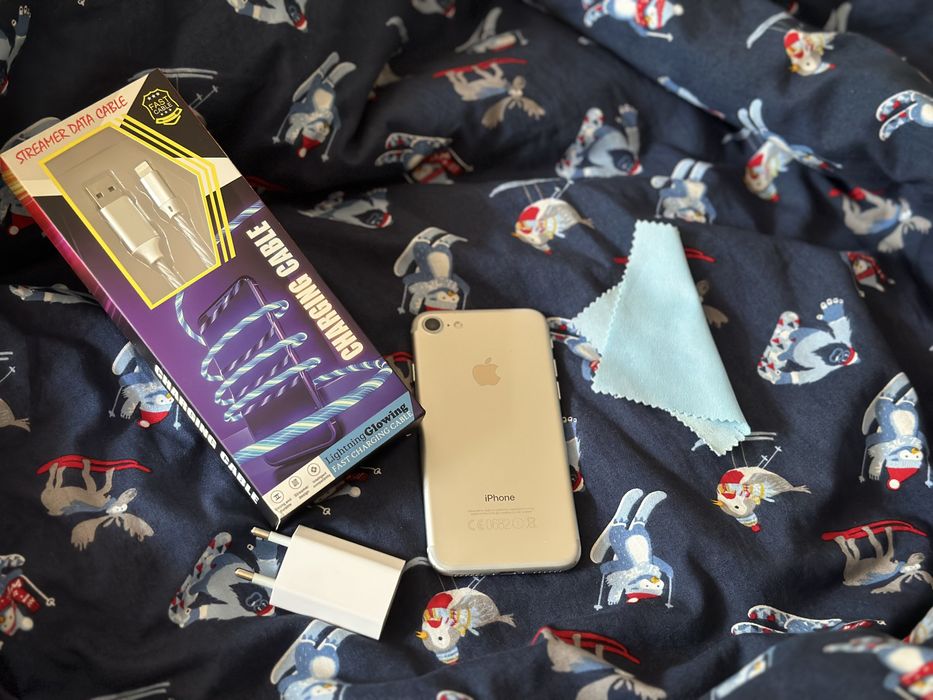 iPhone 7 32GB Silver (Гарний стан) подарунки!!!