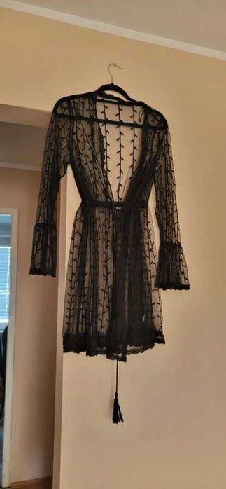 Narzutka plażowa, koronkowy szlafrok, efektowna narzutka