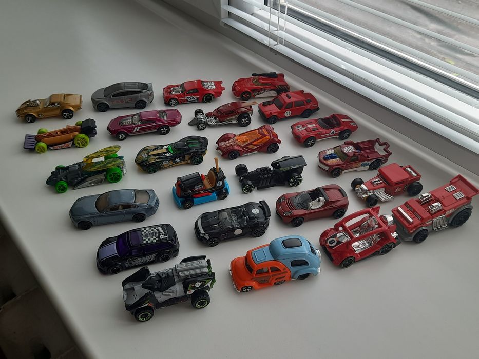 Hot Wheels машинки