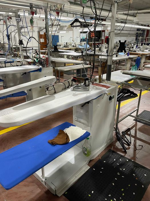 Mesa de Passar a Ferro Bico de Pato - Usadas