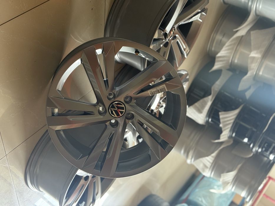 Диски оригінал VW Tiguah r19/5/112 5NA601025AG ANTRH