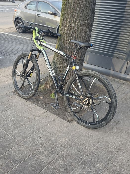 Sprzedam  Rower DAVOS   kola 26