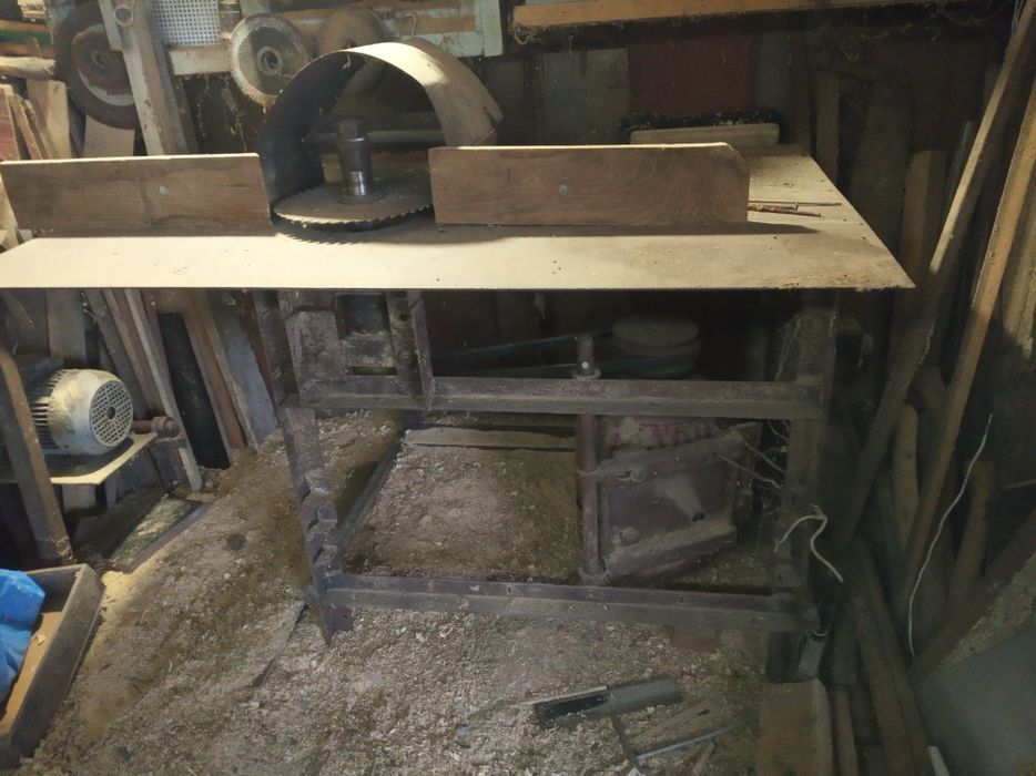 Електро фрезерний деревообробний станок