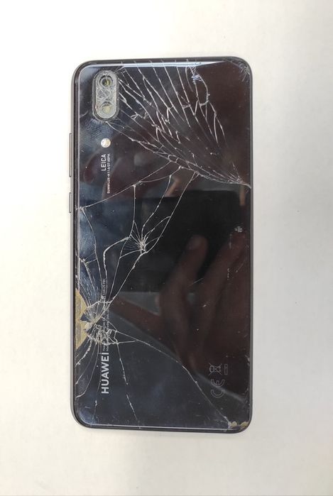 Smartphone Huawei P20 partido