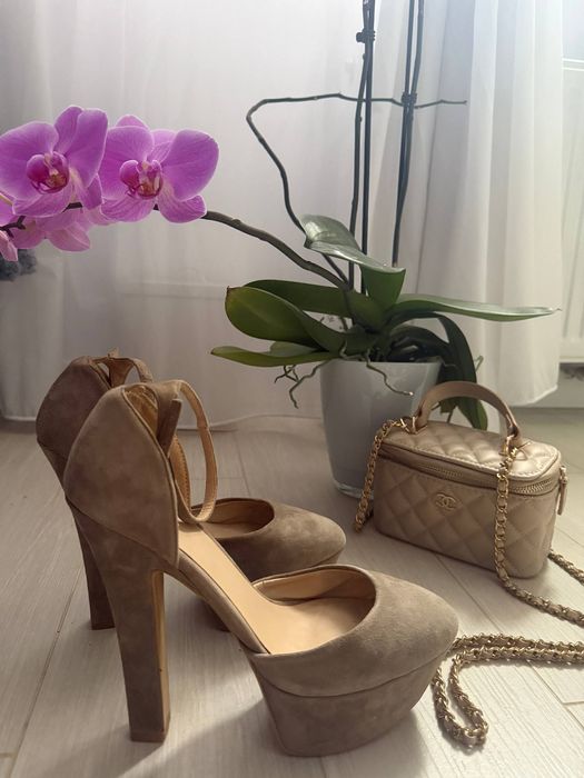 Продам туфлі Zara 38 розмір, 24.5 см , замшеві , сірі