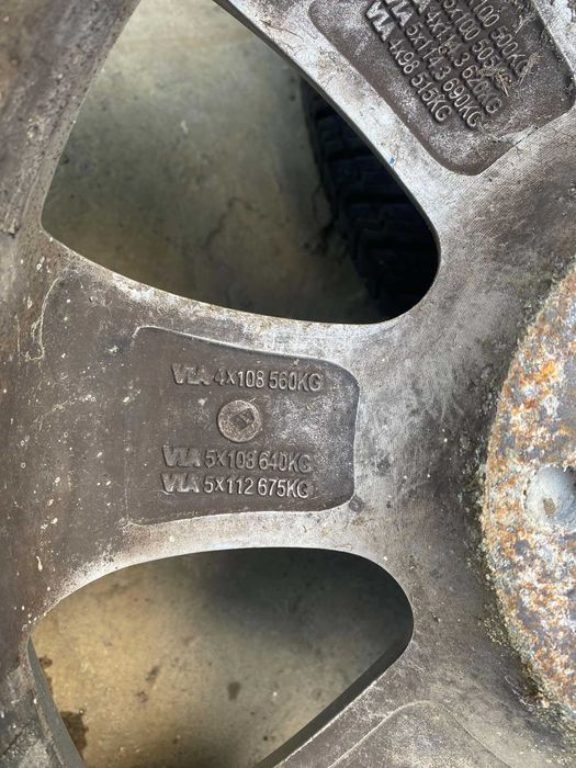 Диски с резиной на 16 

Резина 215/65/16