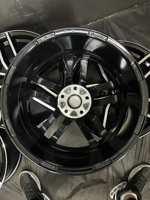 Диски R18 5x112 Et30 8J. Audi A6 C8 C7 A4 B9 B8 A8 A7 A5 Q7 Q5 Q3 E-tron VW Touareg Tiguan Mercedes W222 W221 W220 W213 W212 W211 W206 W164 W166 W167