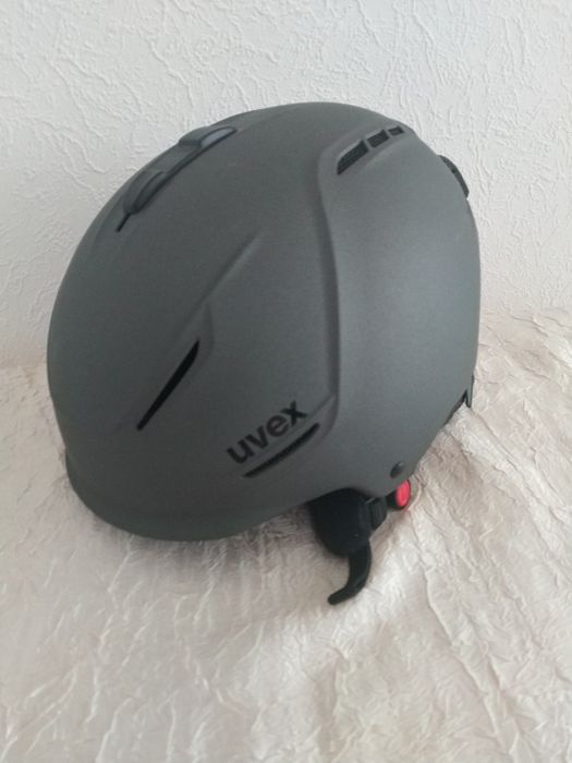 Горнолыжный шлем UVEX женский