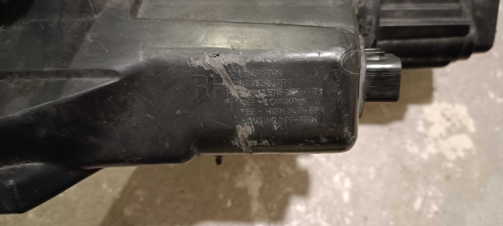 Фара права  Sonata YF 2010