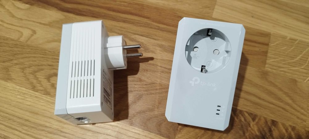 TP-Link - Internet Transmission via Electrical Wiring64284548360706121