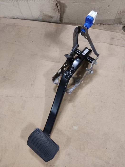 Педаль тормоза Tesla Model S 12-20 1050657-00-A