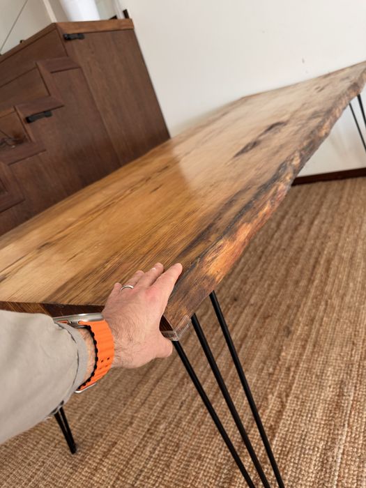 Mesa maciça de pinho nordico- peça unica e artesanal