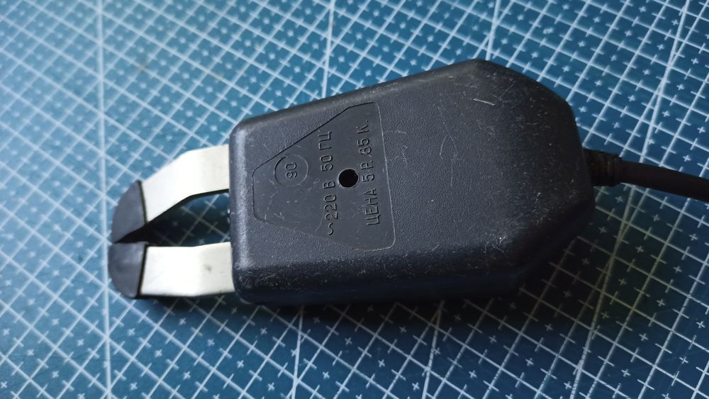 Прилад для розмагнічення головок