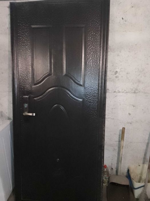 Продам Дверь входную металическую
