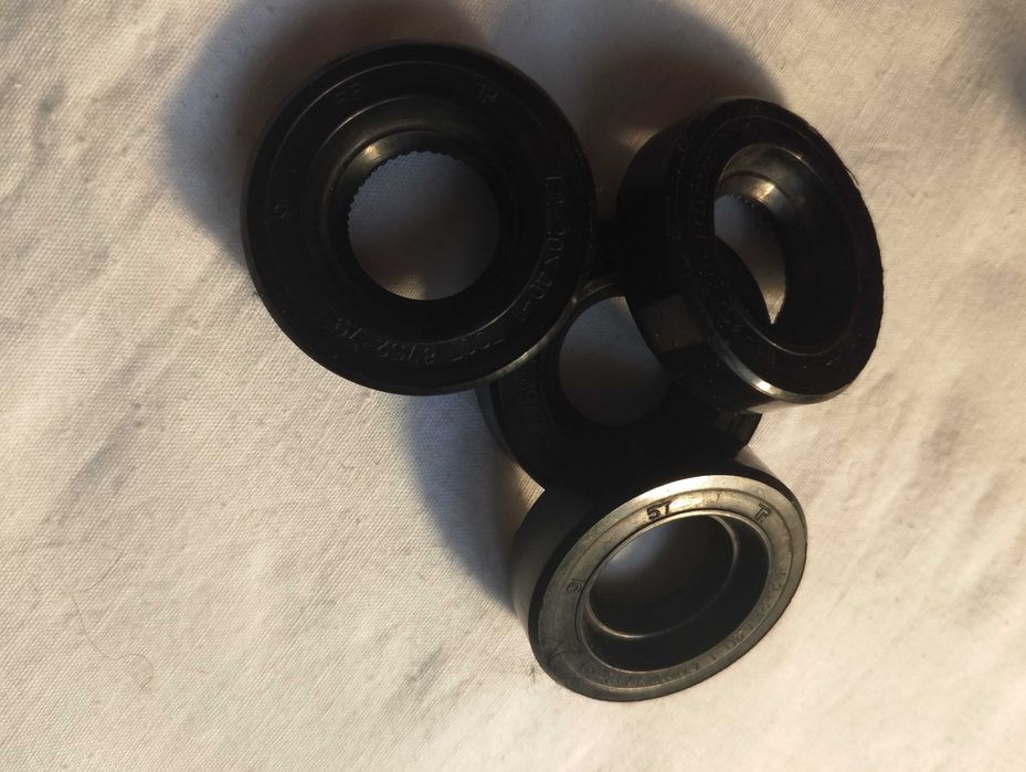 Манжети ( сальники )  1.2-20х40-1   (лот - 4 шт)