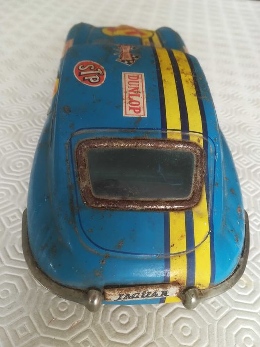 Jaguar em chapa Made in Japan