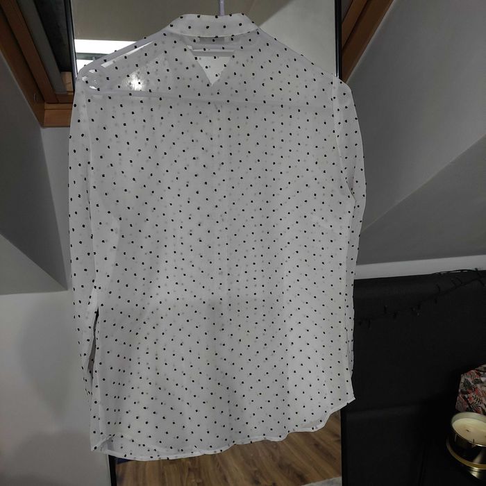 Koszula w czarne kropki