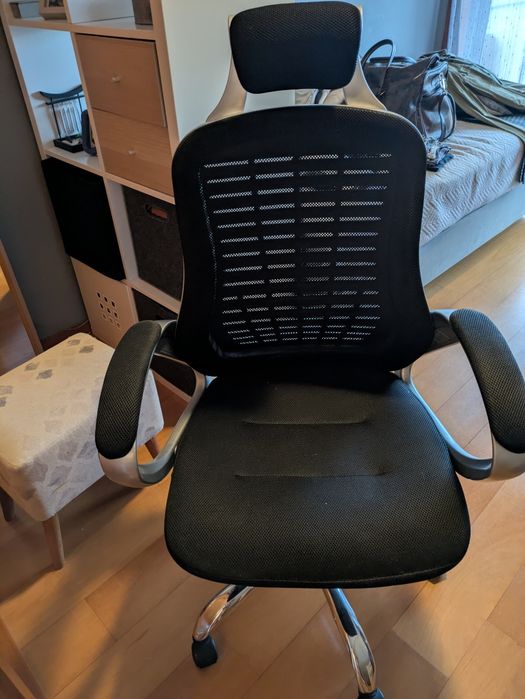 Cadeira de escritório com rodas