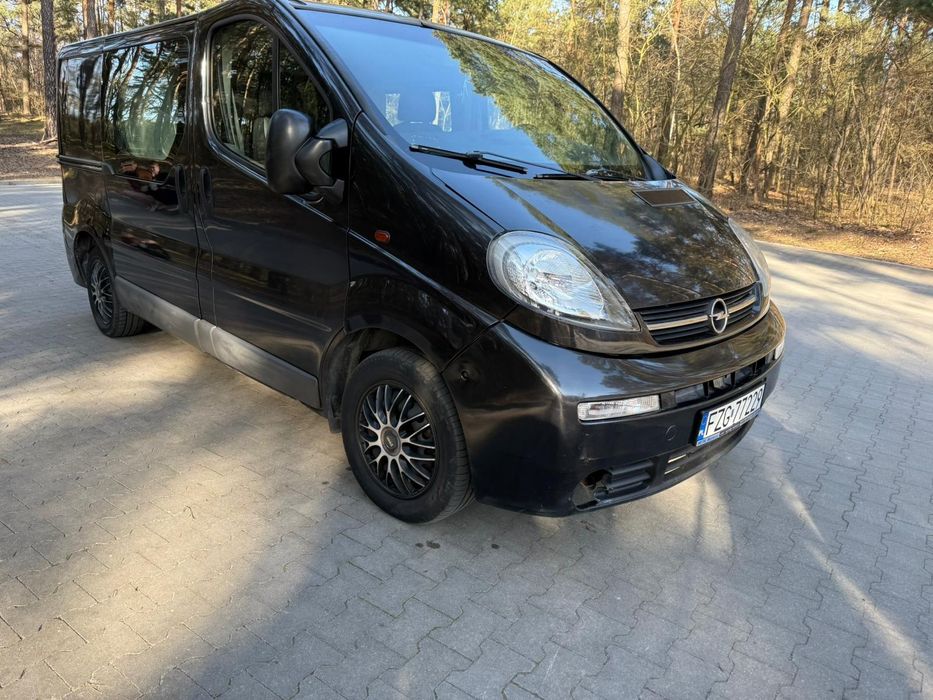 Opel Vivaro 1.9 cdti  holenderka 5 osob
