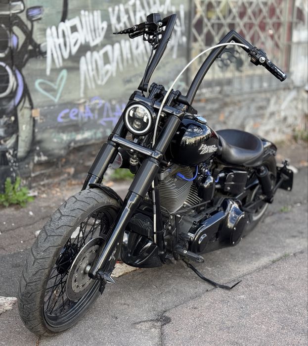 Мотоцикл Harley-Davidson Dyna 2006 рік