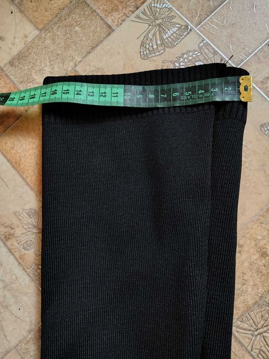 Ботфорти жіночі. Колір чорний