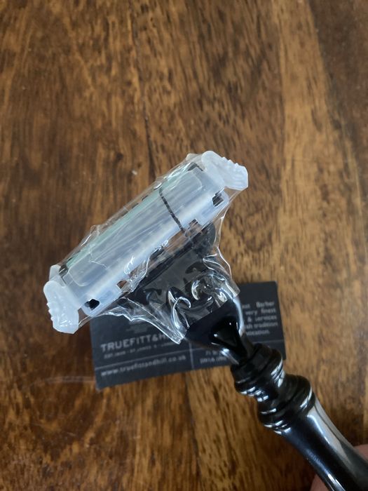 Cabo e lâmina de barbear Truefitt&Hill (estilo gilete)