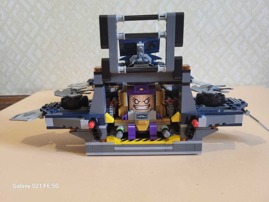 LEGO Super Heroes Marvel Месники: Гелікарріер (76153) орігінал Б/У