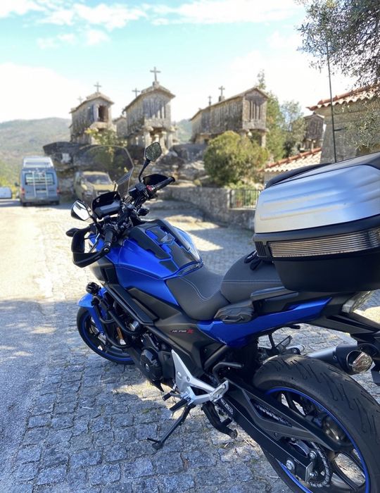 Honda NC 750X azul