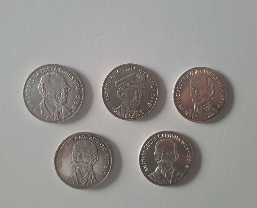 Cinco moedas da coleção Rostos da República