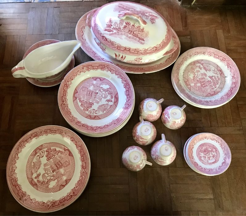 Serviço em louça de Sacavém - Gilman - Chorão (rosa)