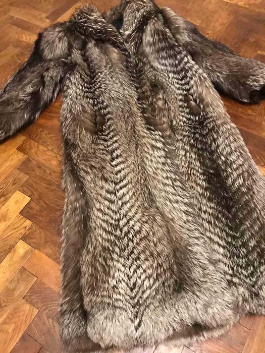 Шуба  жіноча чорнобурка