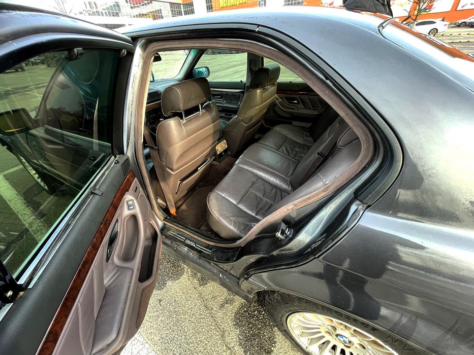 Продам BMW e38 2.5дизель