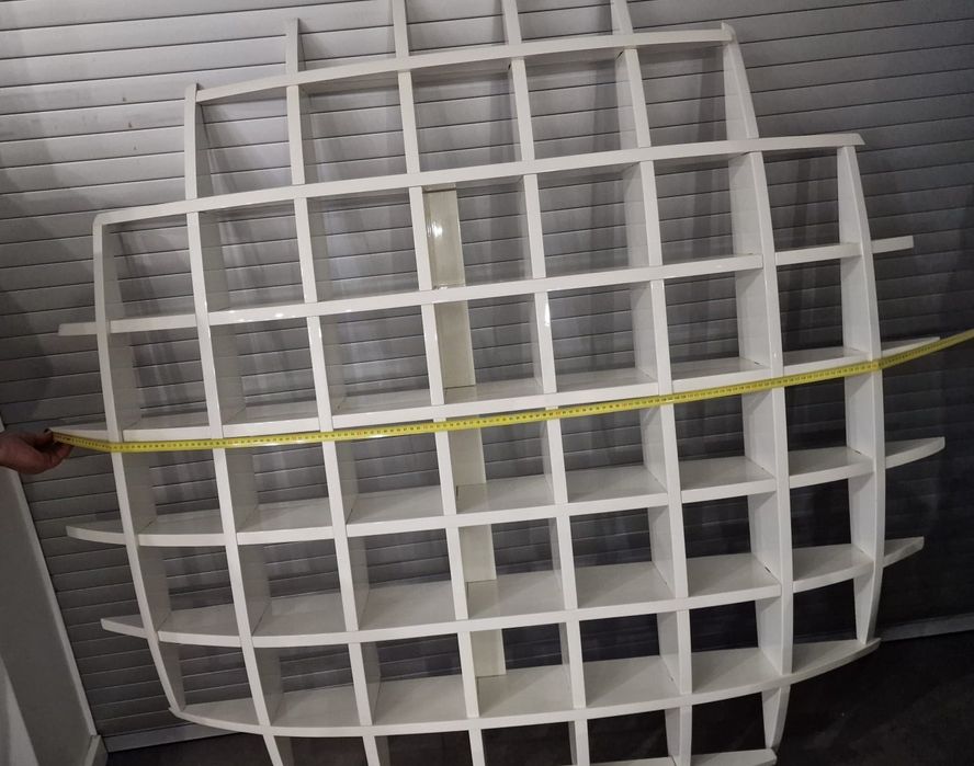 Móvel branco de madeira maciça lacado (150×160 cm)